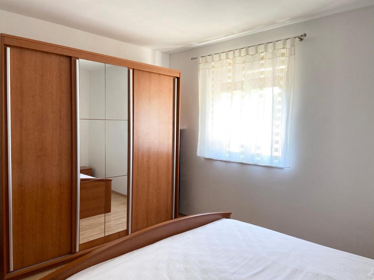 Apartments Pijaza Banjol Kültér fotó