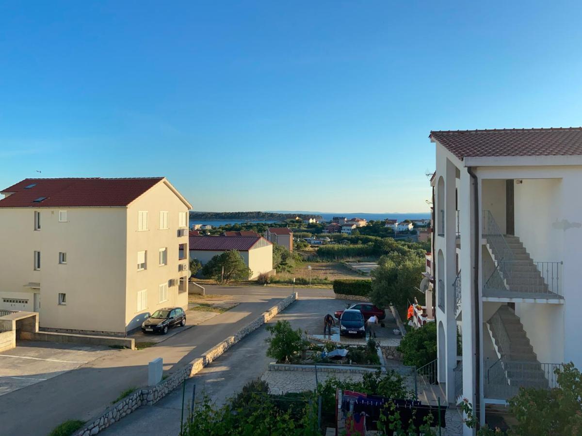 Apartments Pijaza Banjol Kültér fotó